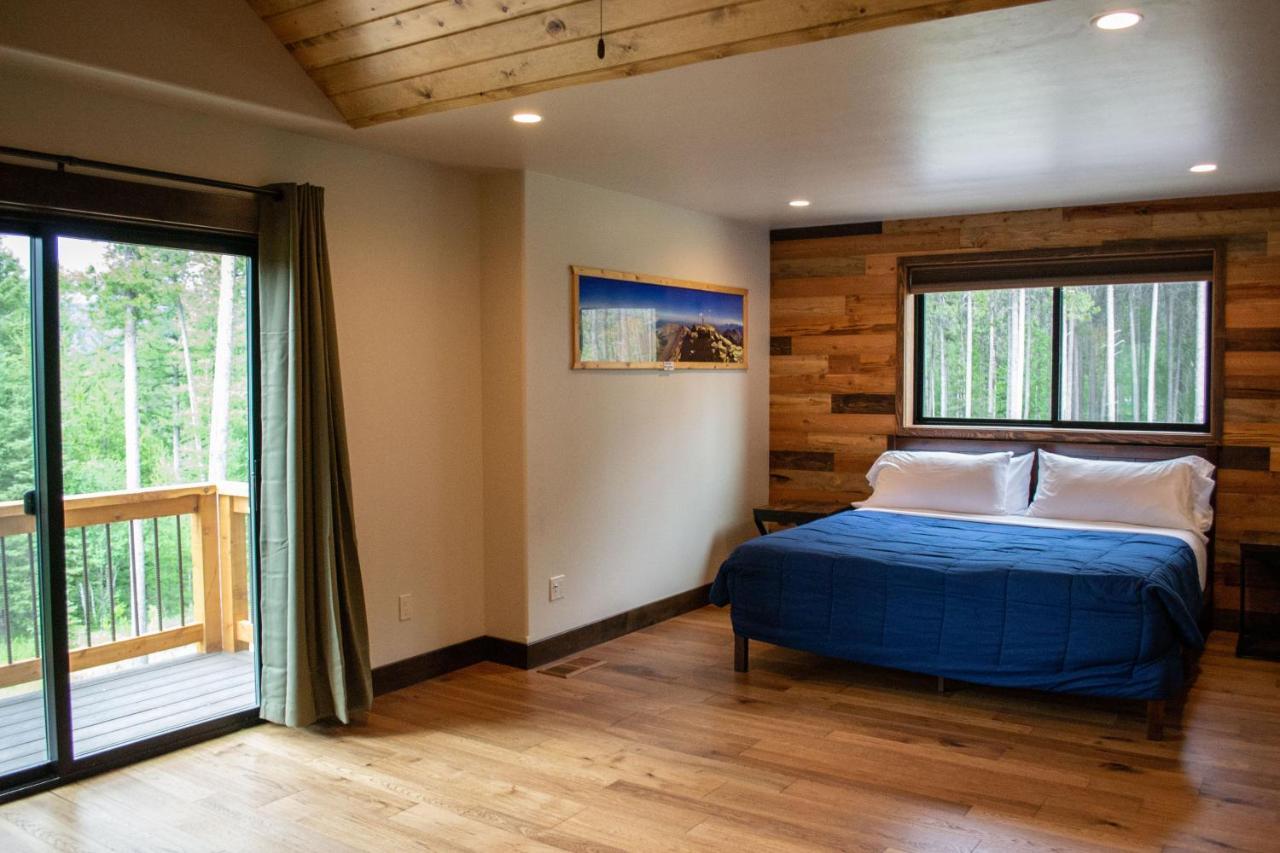 Glacier Homestead Coram Esterno foto