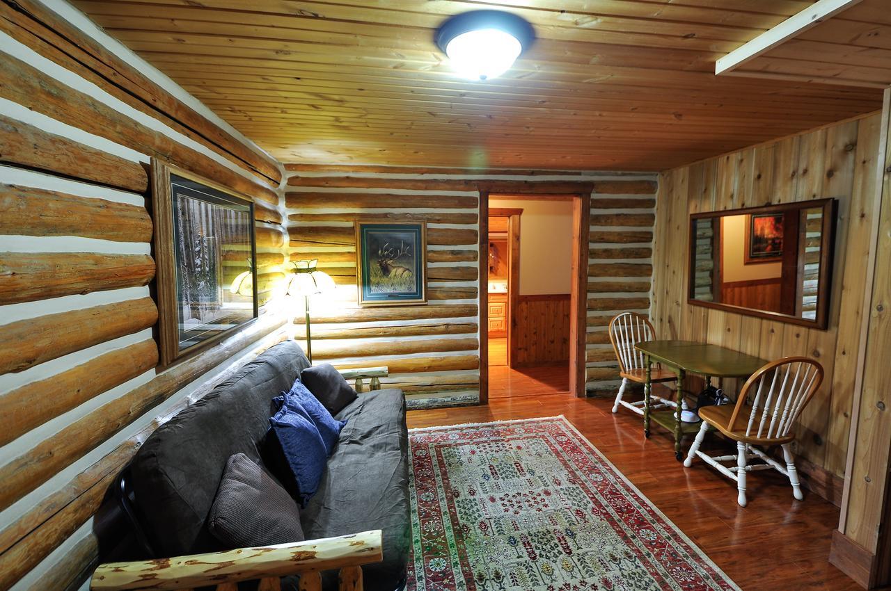 Glacier Homestead Coram Esterno foto