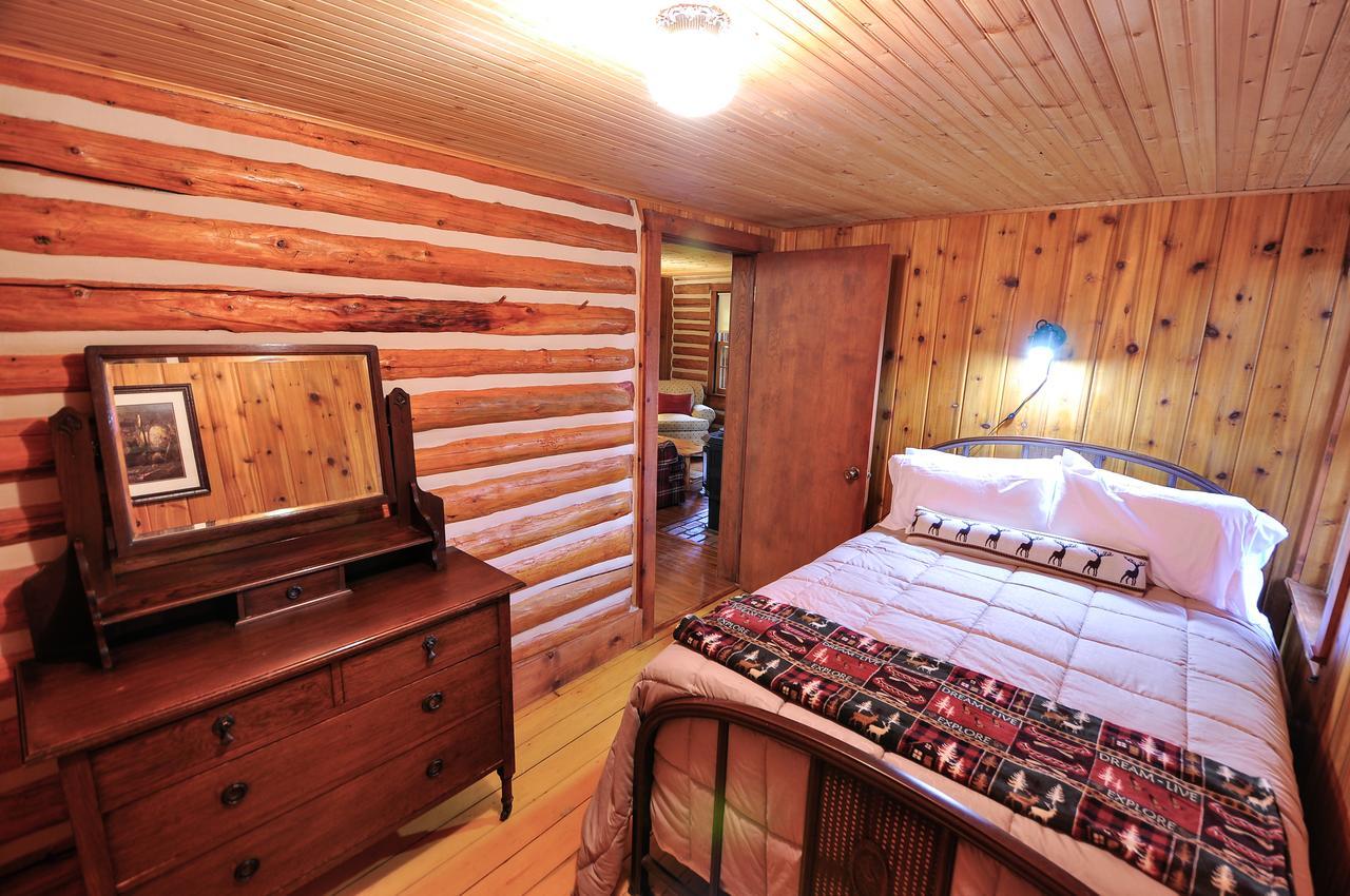 Glacier Homestead Coram Esterno foto
