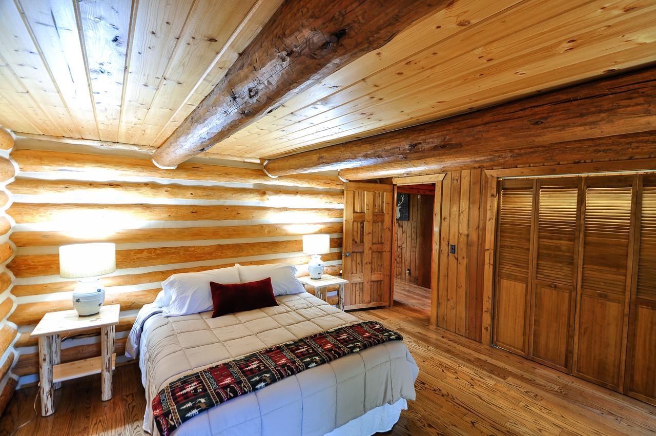 Glacier Homestead Coram Esterno foto