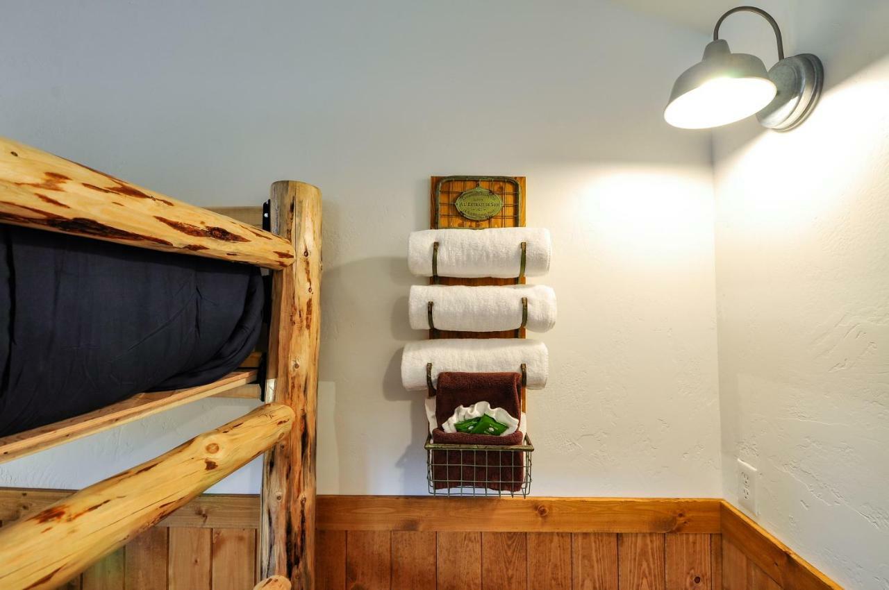 Glacier Homestead Coram Esterno foto